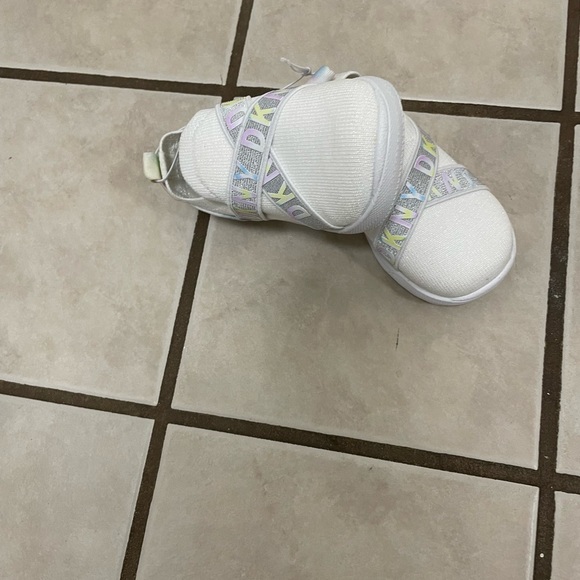 DKNY Toddler Girls Slip On Sneakers size 4/5 - Picture 7 of 13